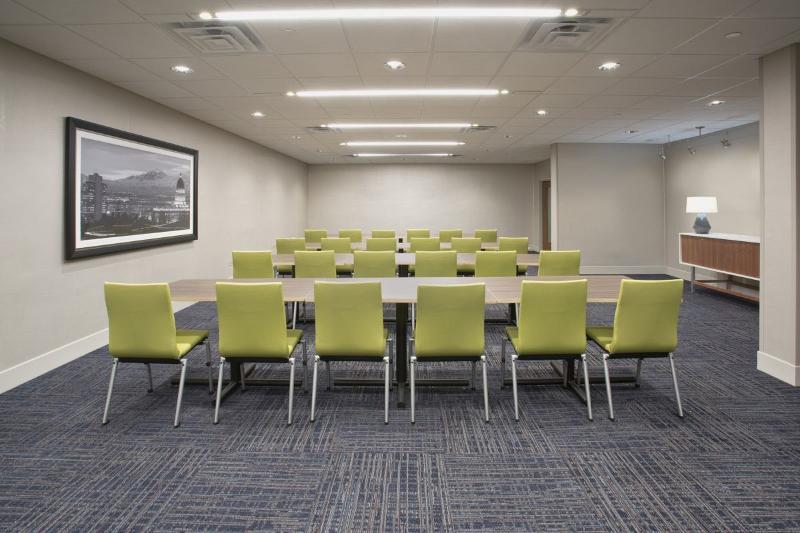 Holiday Inn Express & Suites - Florence - Cincinnati Airport By Ihg Εξωτερικό φωτογραφία
